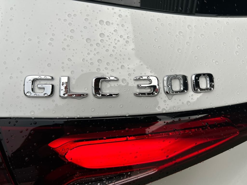 New 2027 Polar White Mercedes-Benz GLC 300 image 29