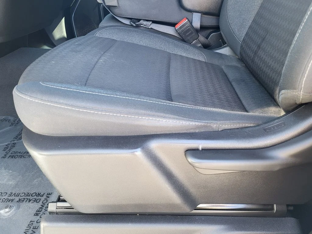 Used 2024 Summit White Chevrolet LT image 18