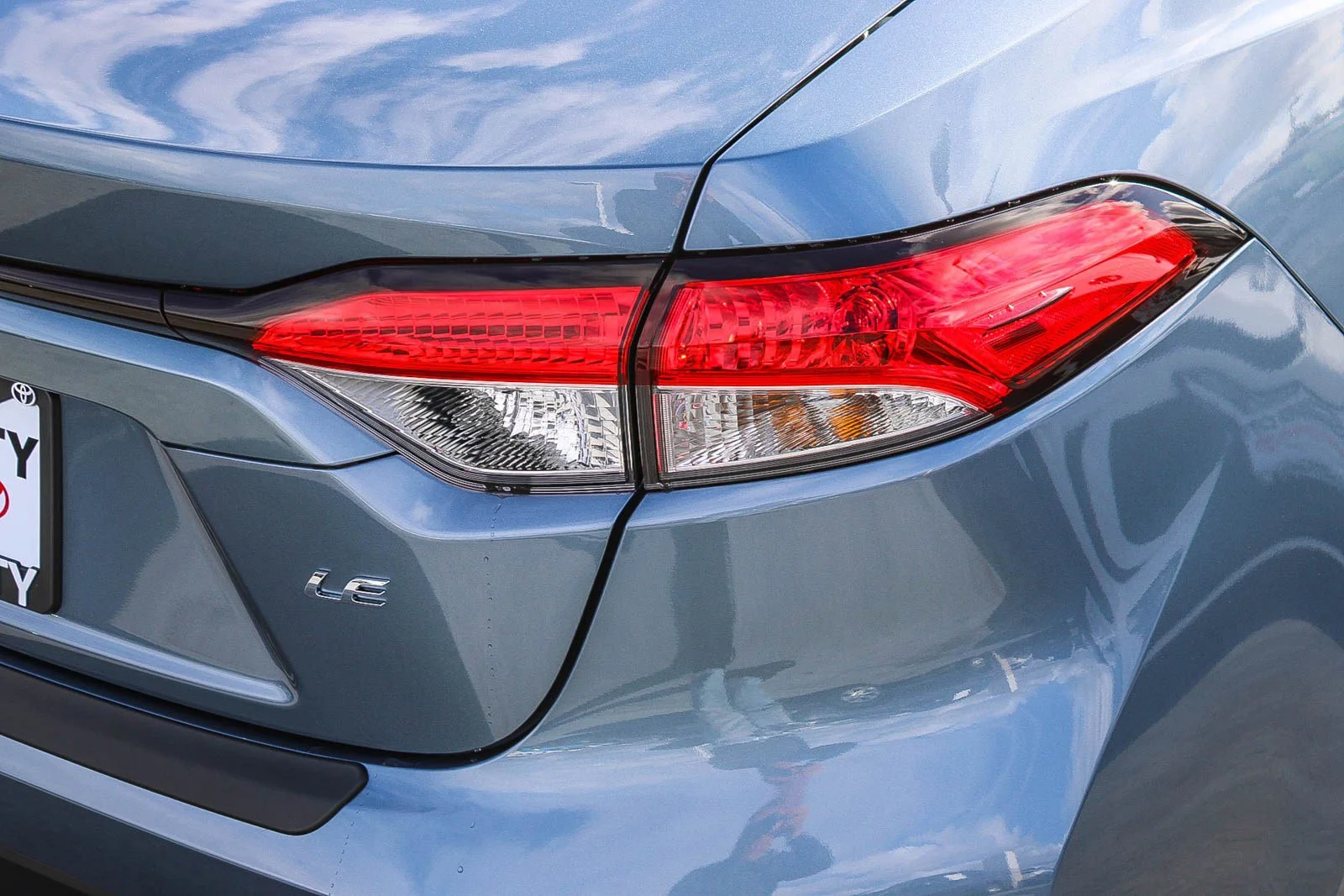 2026 Toyota Corolla LE - Photo 9