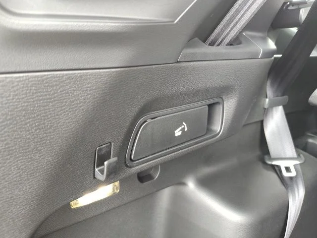 New 2025 White Mitsubishi Trail Edition image 36