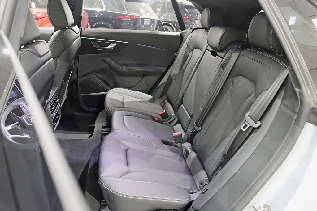 Used 2025 Silver Audi 55 Prestige image 32