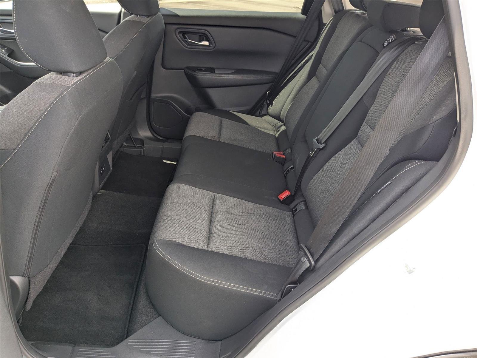 Used 2024 Everest White Pearl Nissan SV image 33