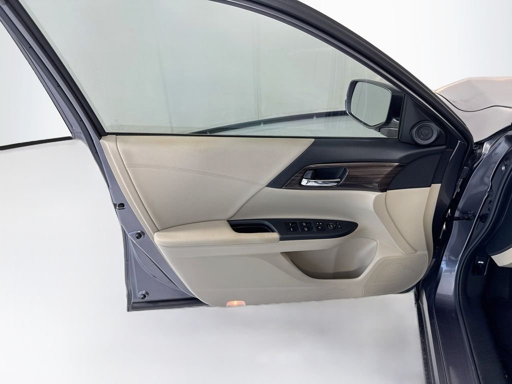 2017 Honda Accord Hybrid - Photo 24