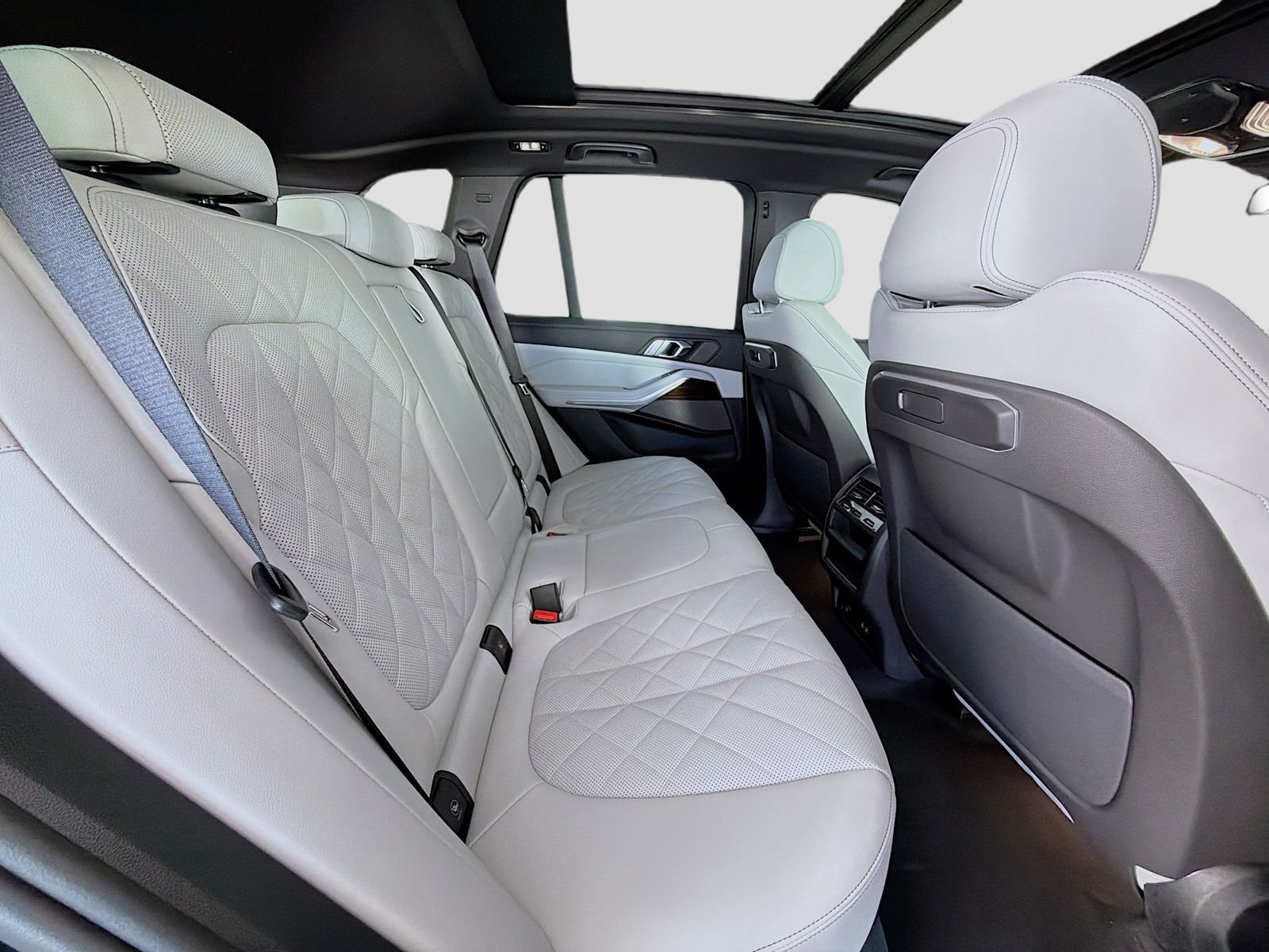 2026 BMW X5 50e - Photo 29