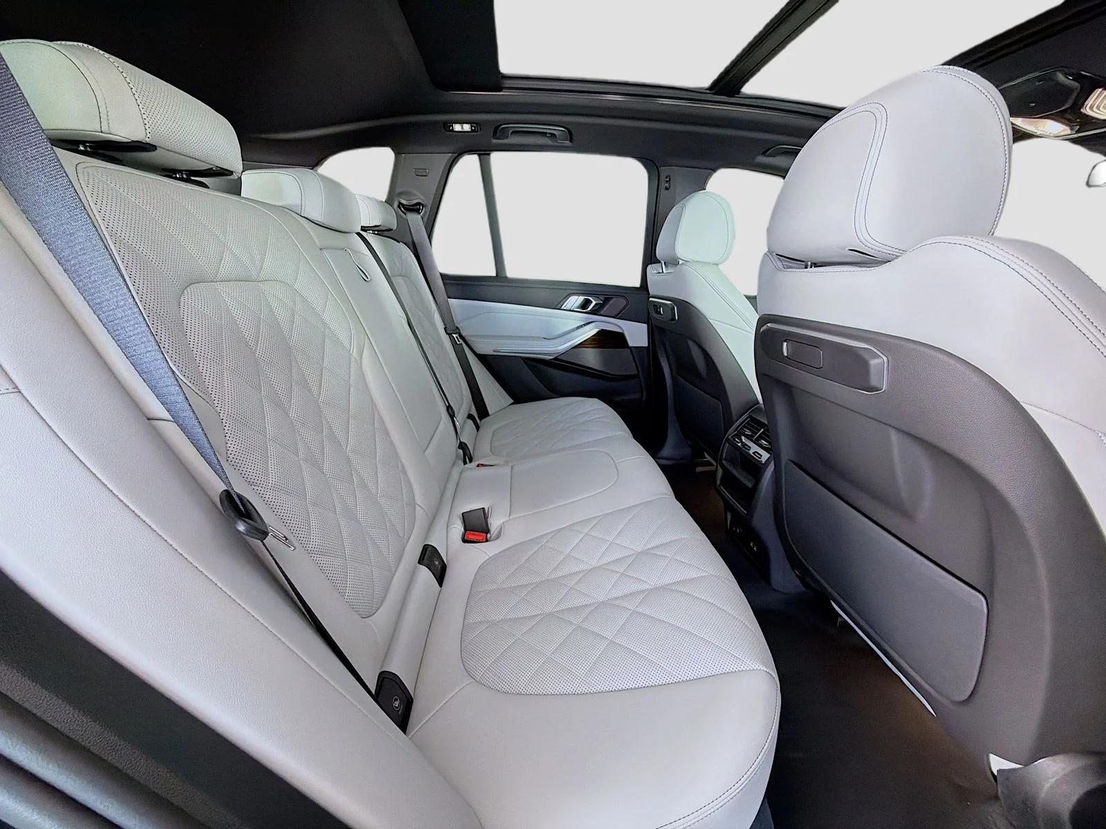 2026 BMW X5 50e - Photo 29