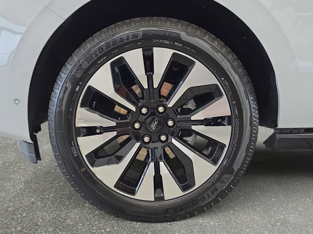 Used 2025 Silver Ford Platinum image 30