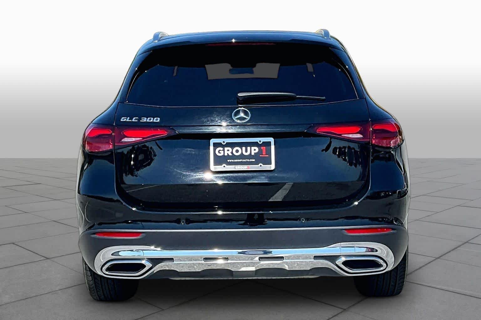 Used 2025 Black Mercedes-Benz GLC 300 image 5