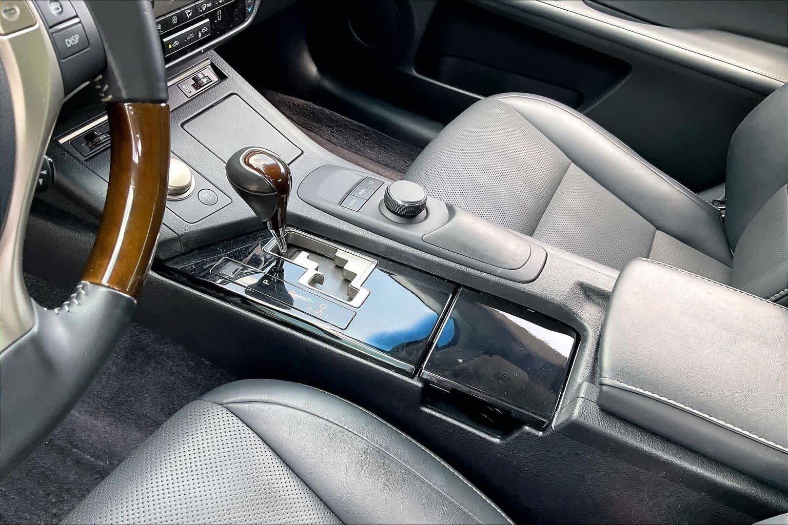 Used 2015 Atomic Silver Lexus  image 14