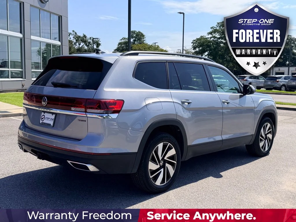 Used 2025 Black Volkswagen 2.0T SE w/Technology image 6
