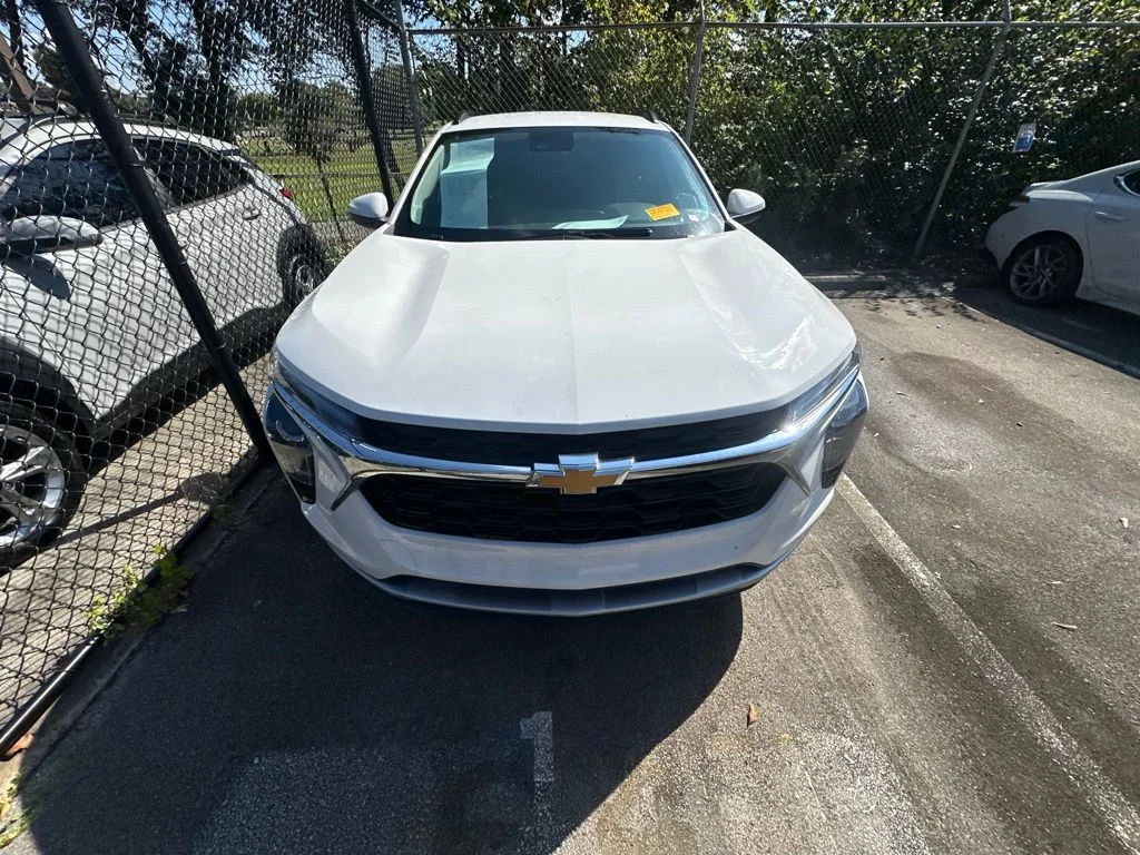 Used 2026 White Chevrolet LT image 2