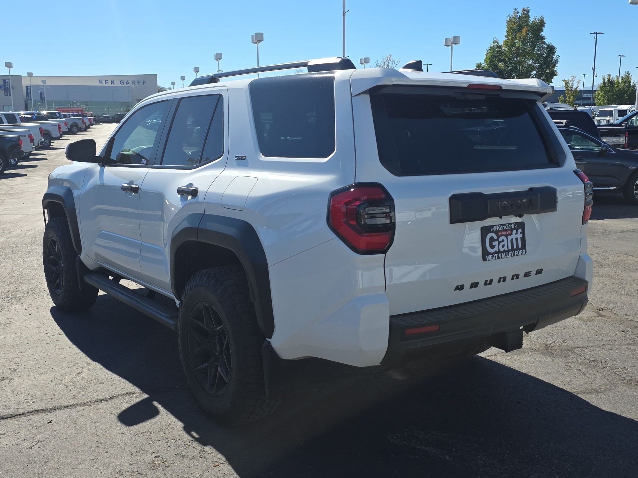 Used 2025 Ice Toyota SR5 image 5