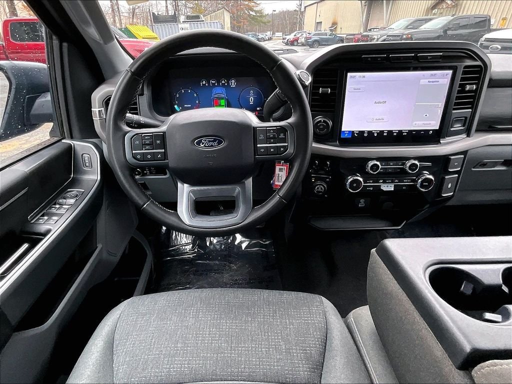 Used 2024 Atlas Blue Metallic Ford XLT image 17