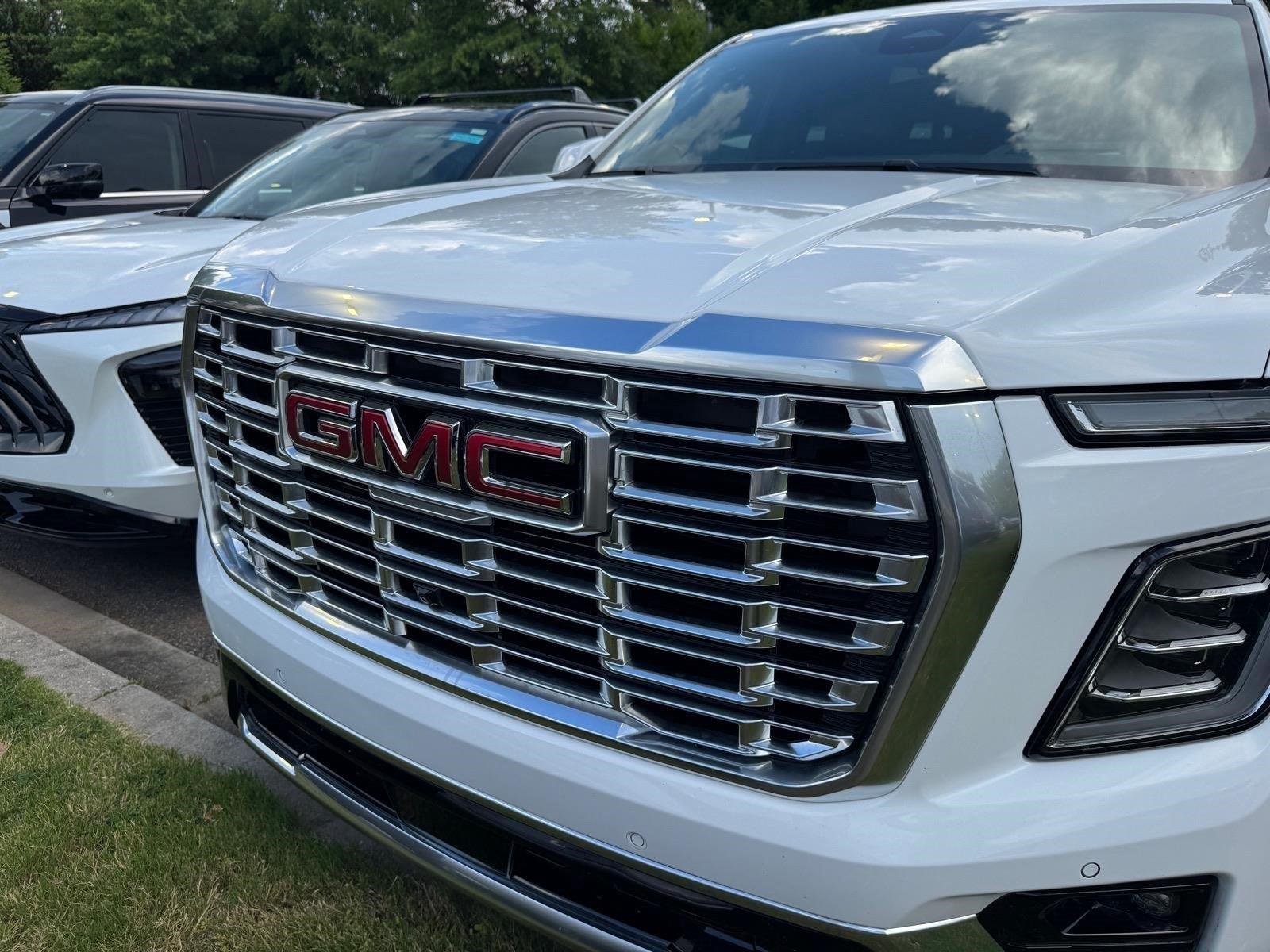 Used 2026 Summit White GMC Denali image 5