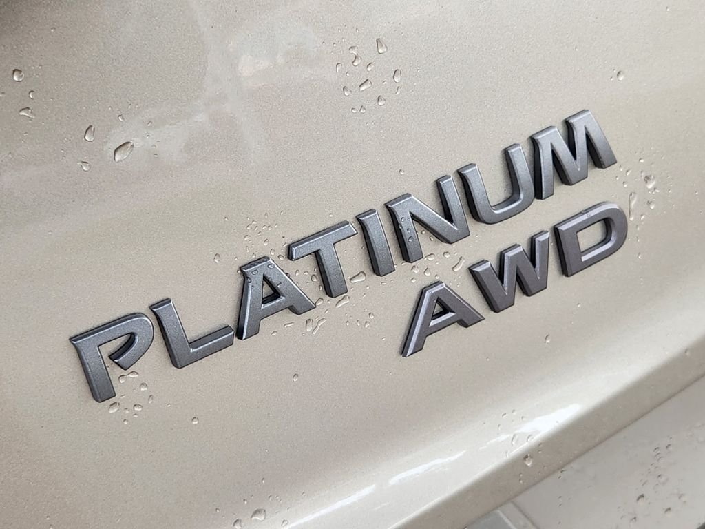 New 2026 Champagne Silver Metallic / Super Black Two-tone Nissan Platinum image 11