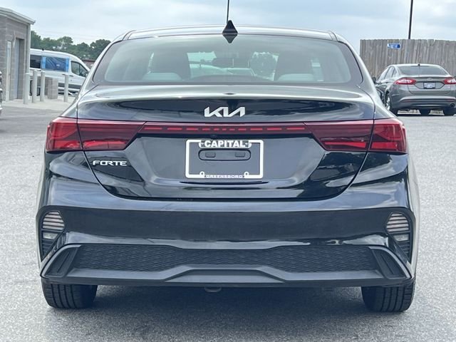 Used 2023 Black Kia LXS image 12