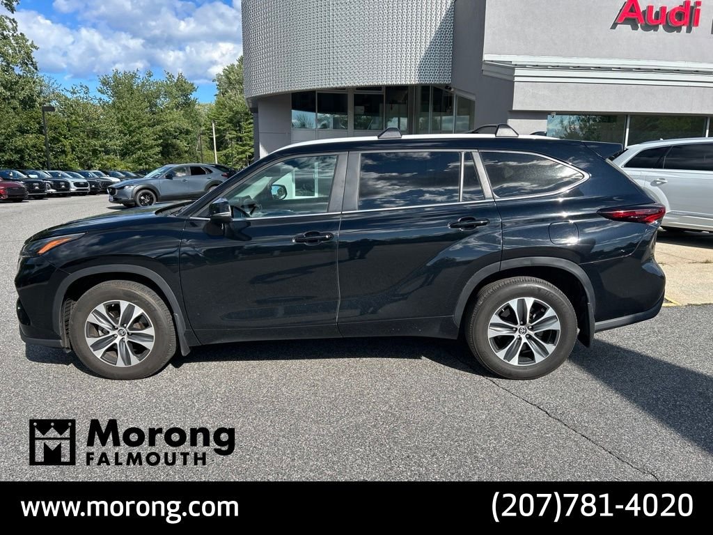Used 2024 Black Toyota XLE image 3