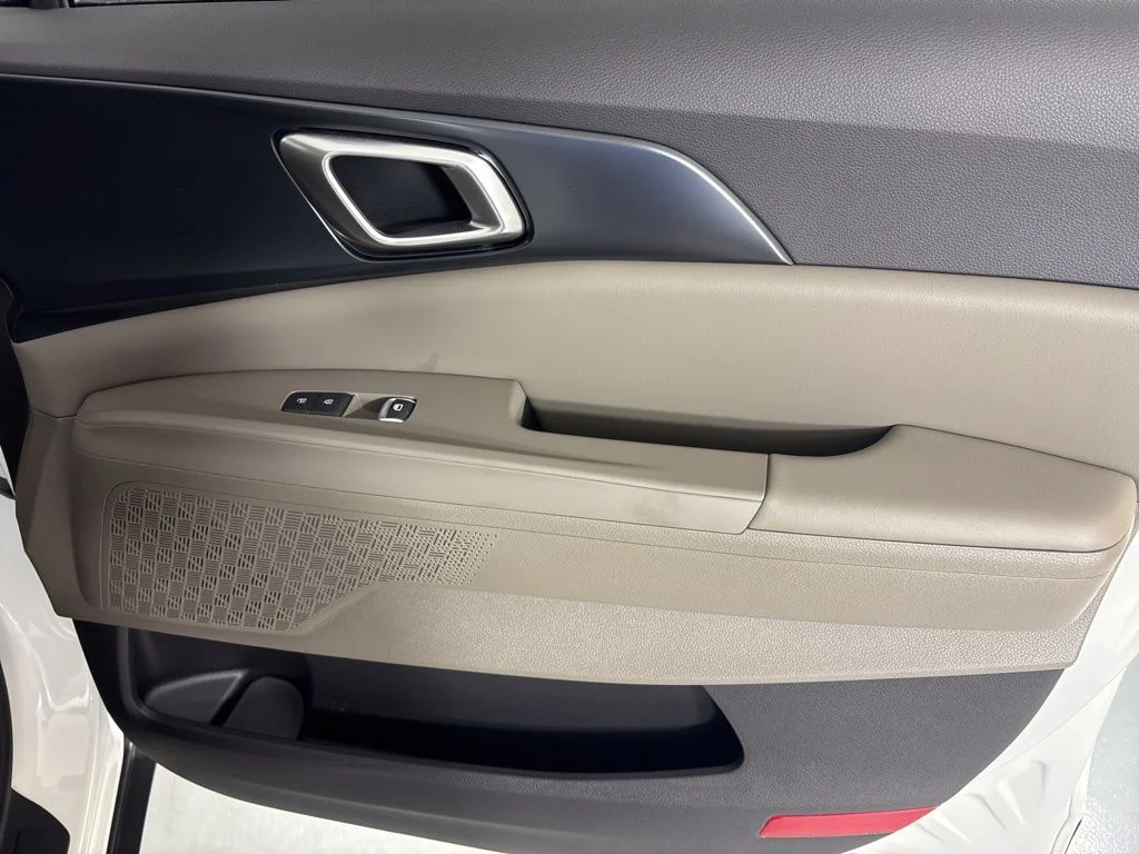 New 2026 White Kia LXS image 14