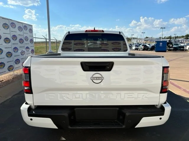 New 2027 Glacier White Nissan SV image 5
