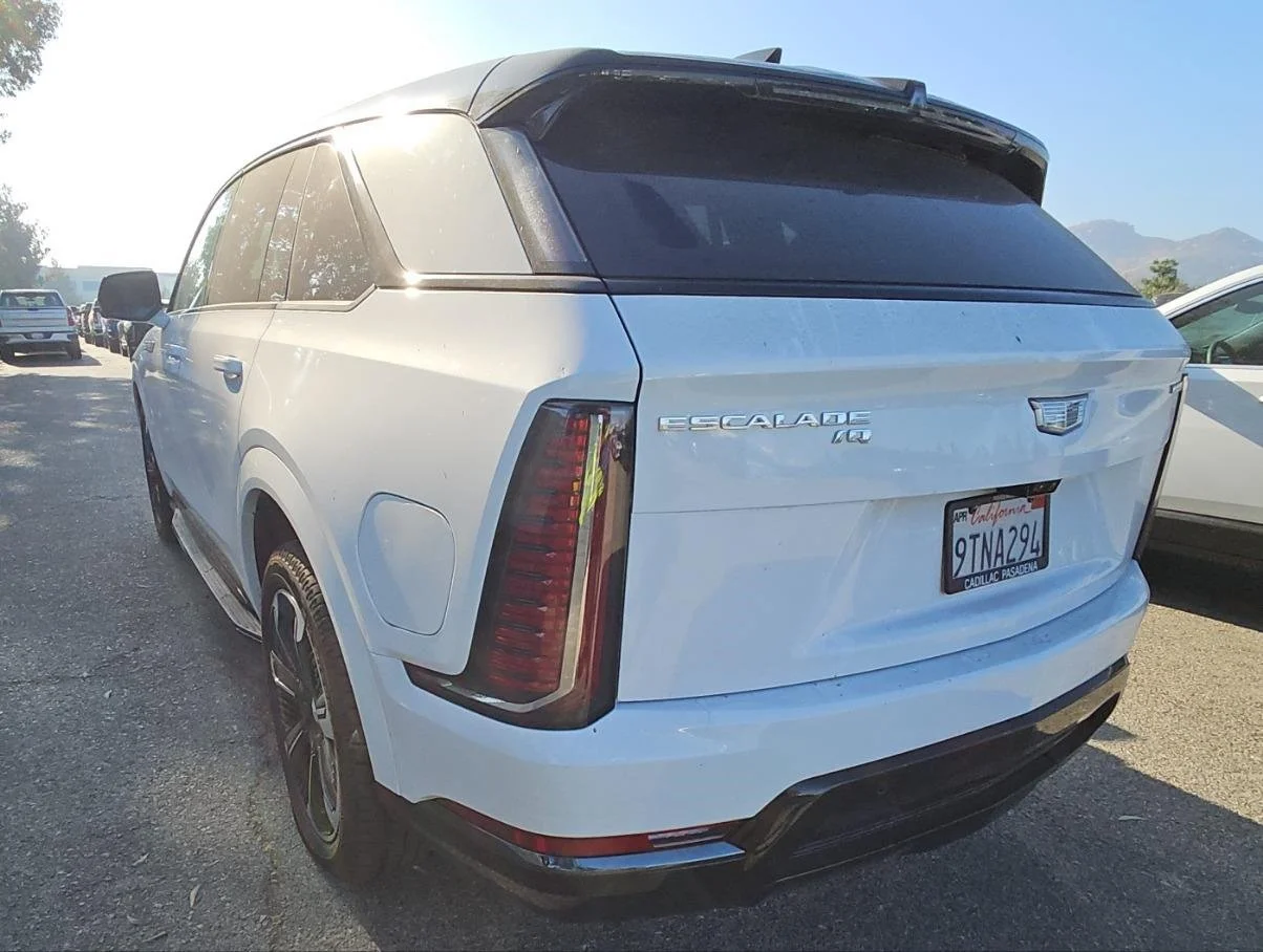 Used 2025 Summit White Cadillac Sport 1 image 8