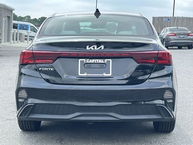 Used 2023 Black Kia LXS image 12