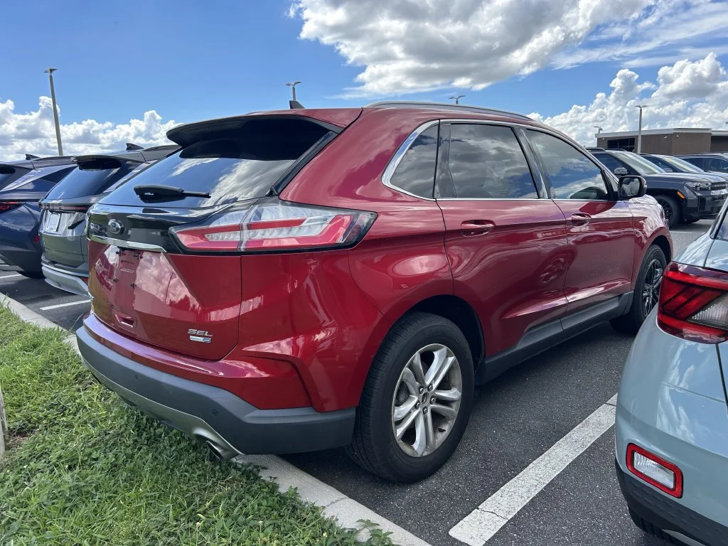 Used 2020 Red Ford SEL image 4