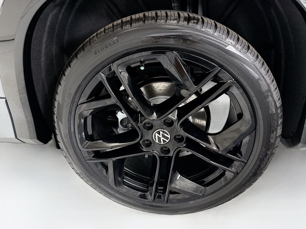 New 2026 Platinum Gray Metallic Volkswagen 2.0T SE R-Line Black image 29