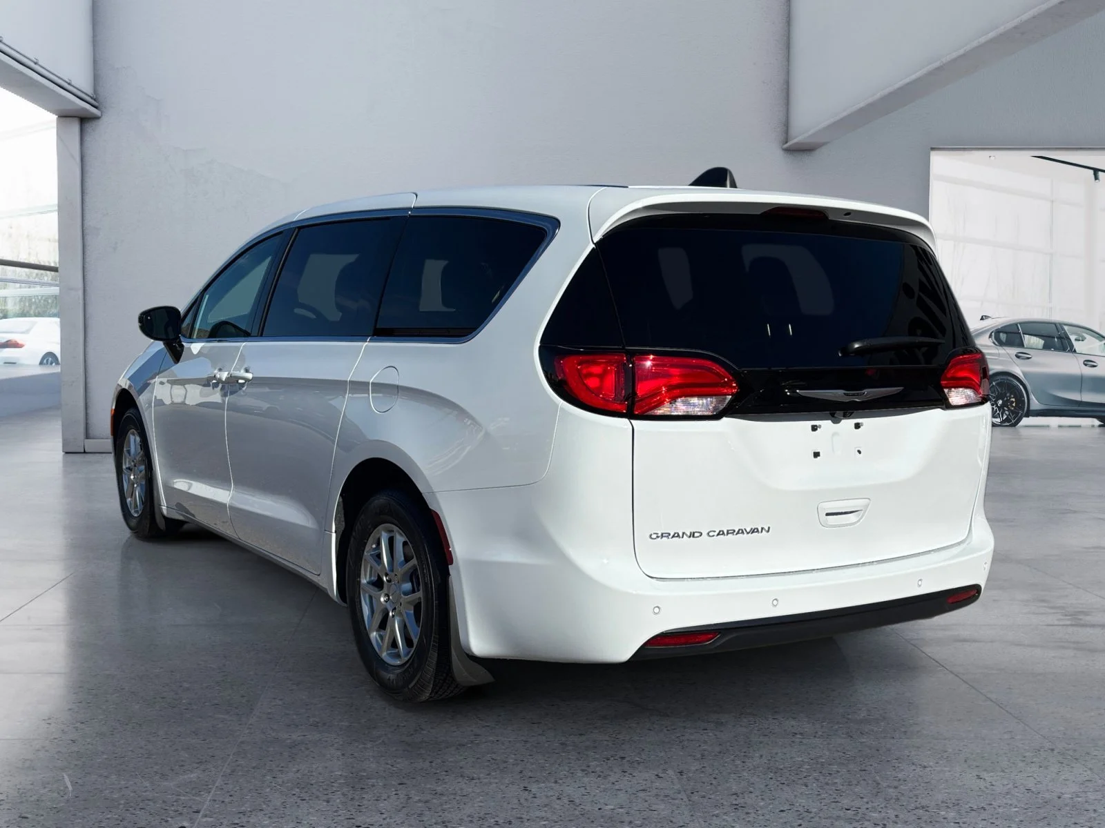 New 2027 BRIGHT WHITE Chrysler SXT image 3