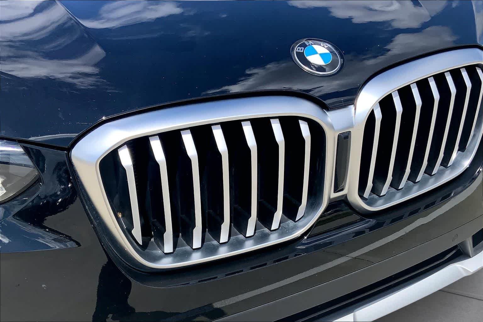 Used 2024 Jet Black BMW xDrive30i image 29