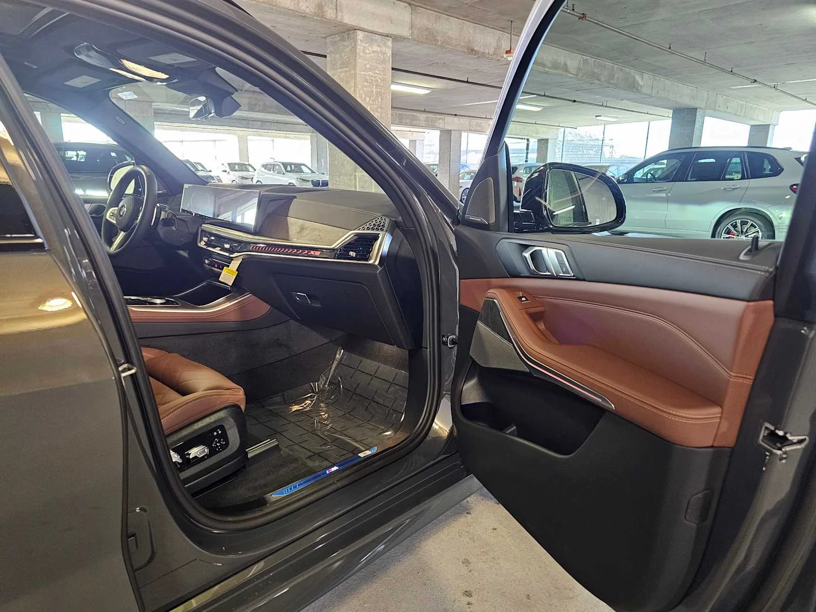 New 2026 Dravit Grey Metallic BMW xDrive40i image 40