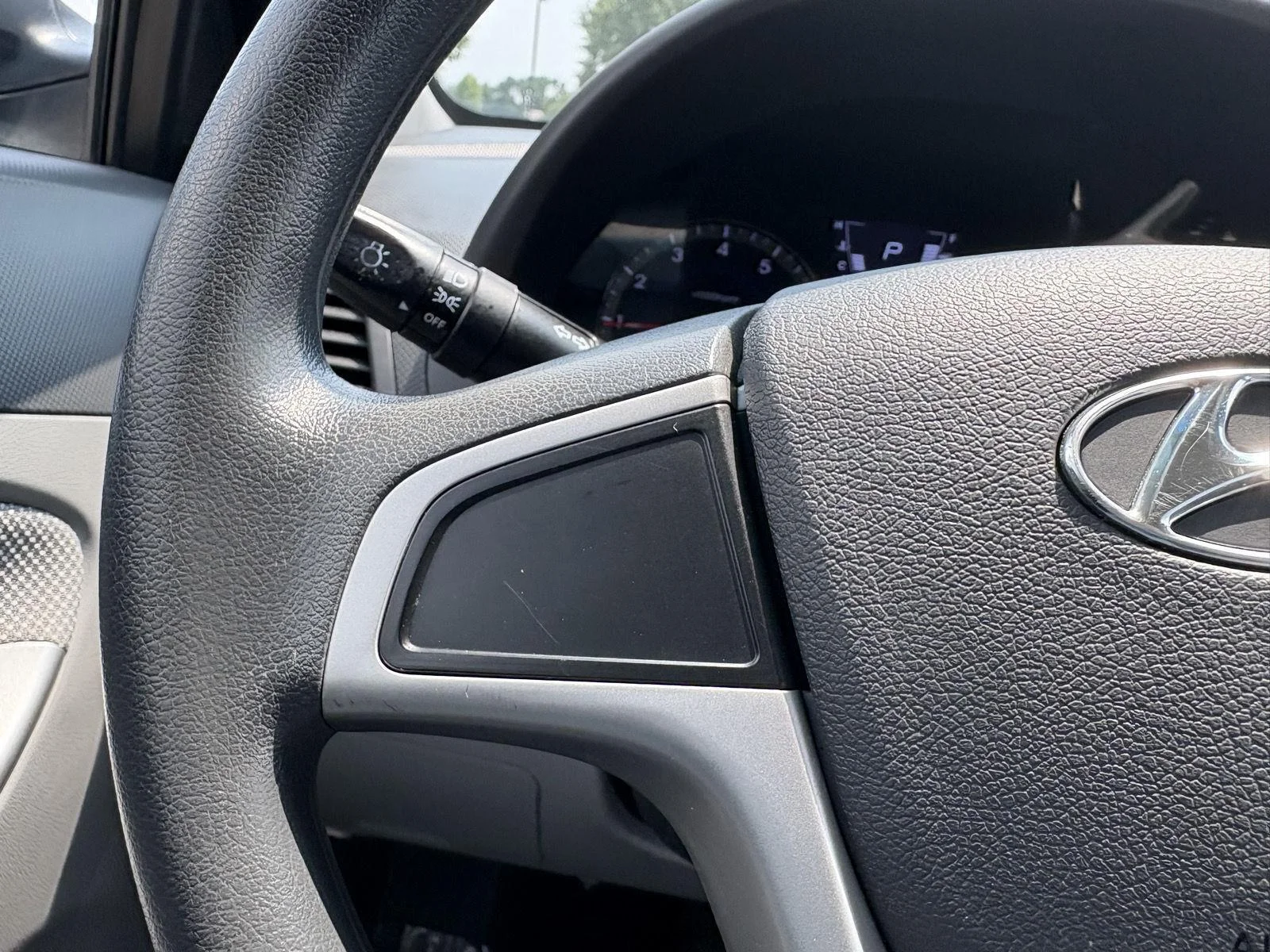 Used 2014 Century White Hyundai GS image 9