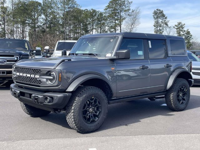 New 2026 Carbonized Gray Metallic Ford Badlands image 4