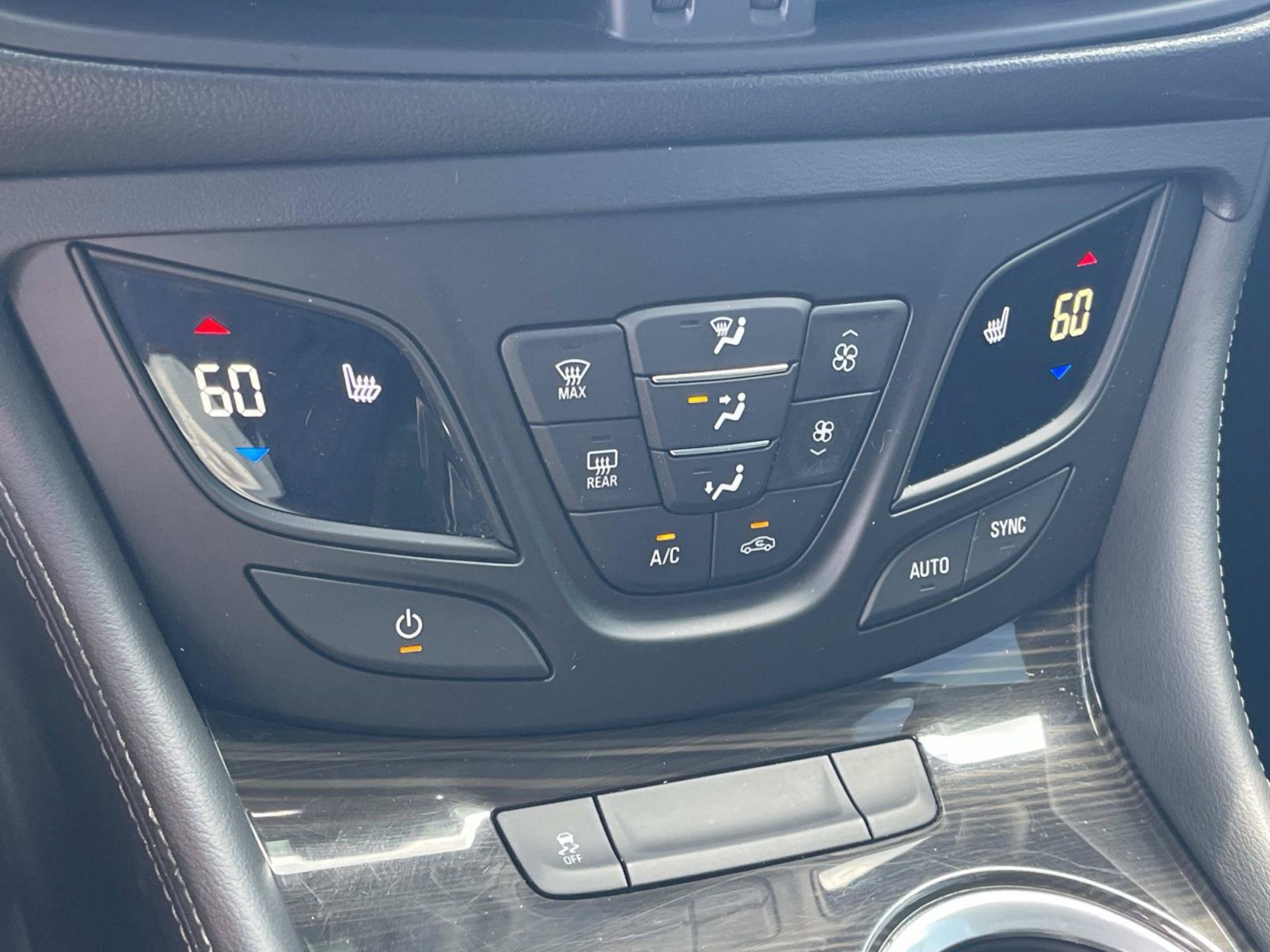 Used 2020 Ebony Twilight Metallic Buick Essence image 33