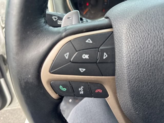 Used 2014 White Jeep Limited image 21