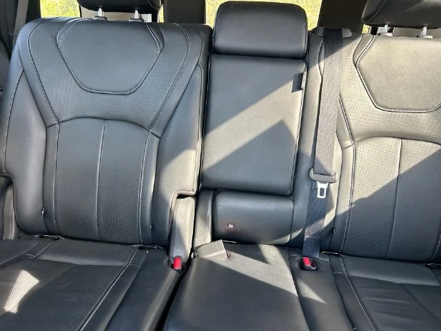 Used 2023 Silver INFINITI LUXE image 26