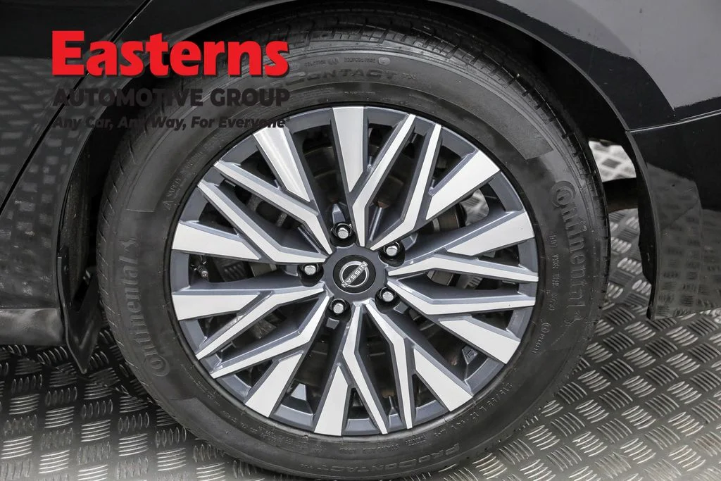 Used 2024 Black Nissan 2.5 SV image 32