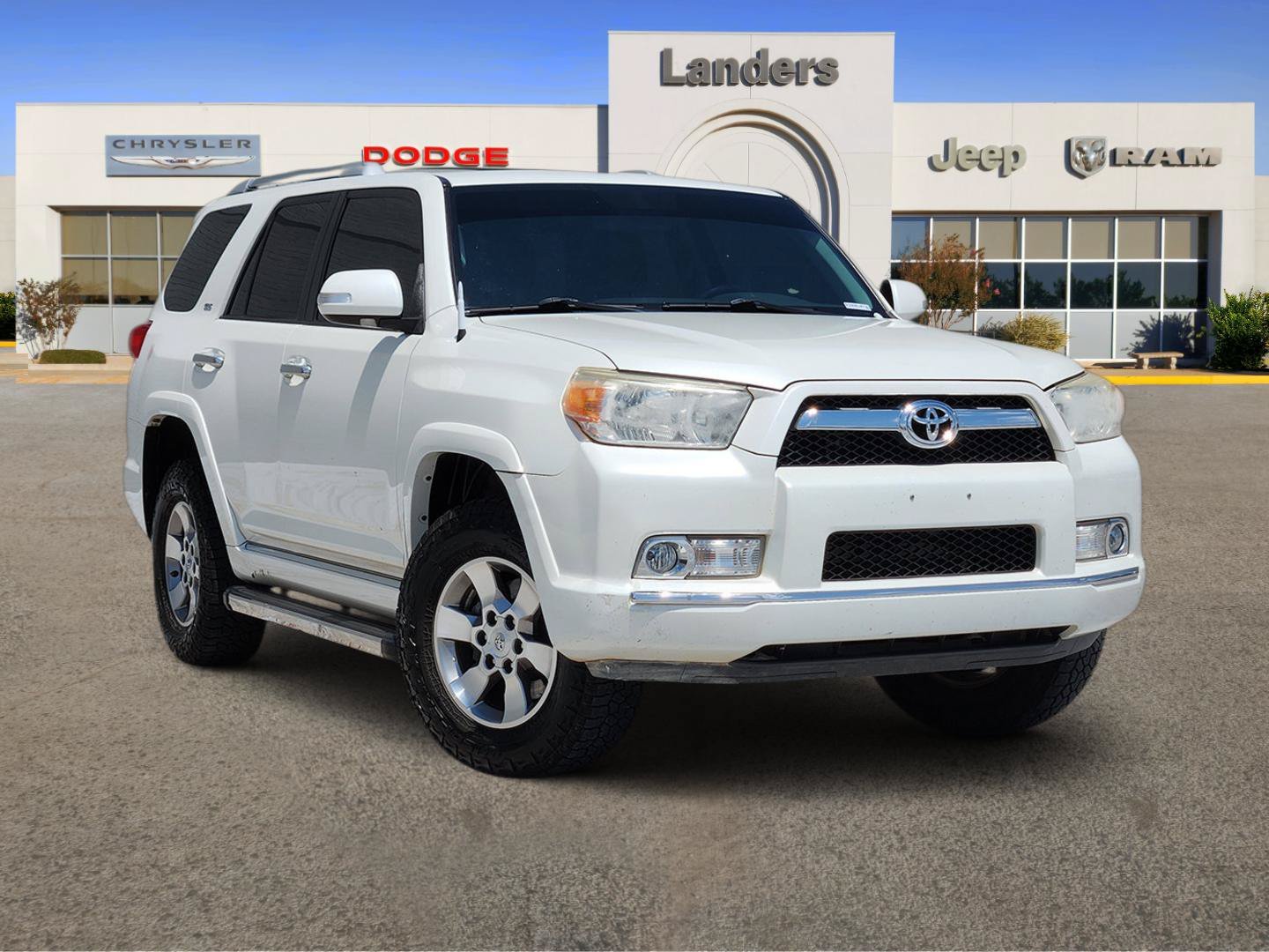 Used 2012 Blizzard Pearl Toyota SR5 image 1