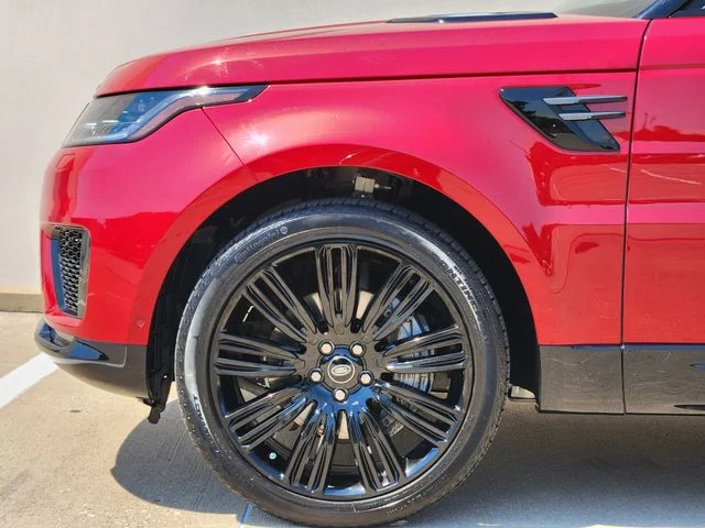 Used 2022 Red Land Rover HSE Silver Edition image 9