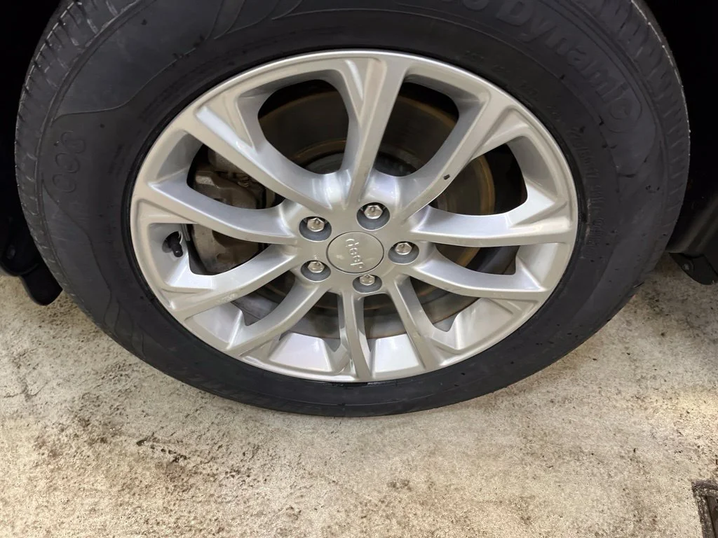 Used 2019 Red Jeep Latitude image 31