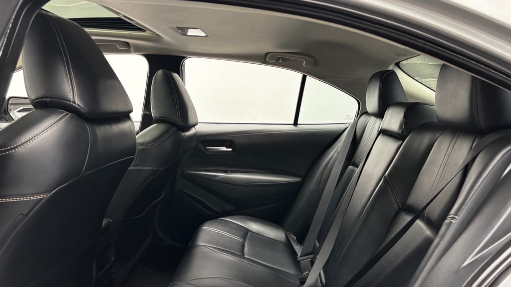 Used 2020 Silver Toyota XLE image 34