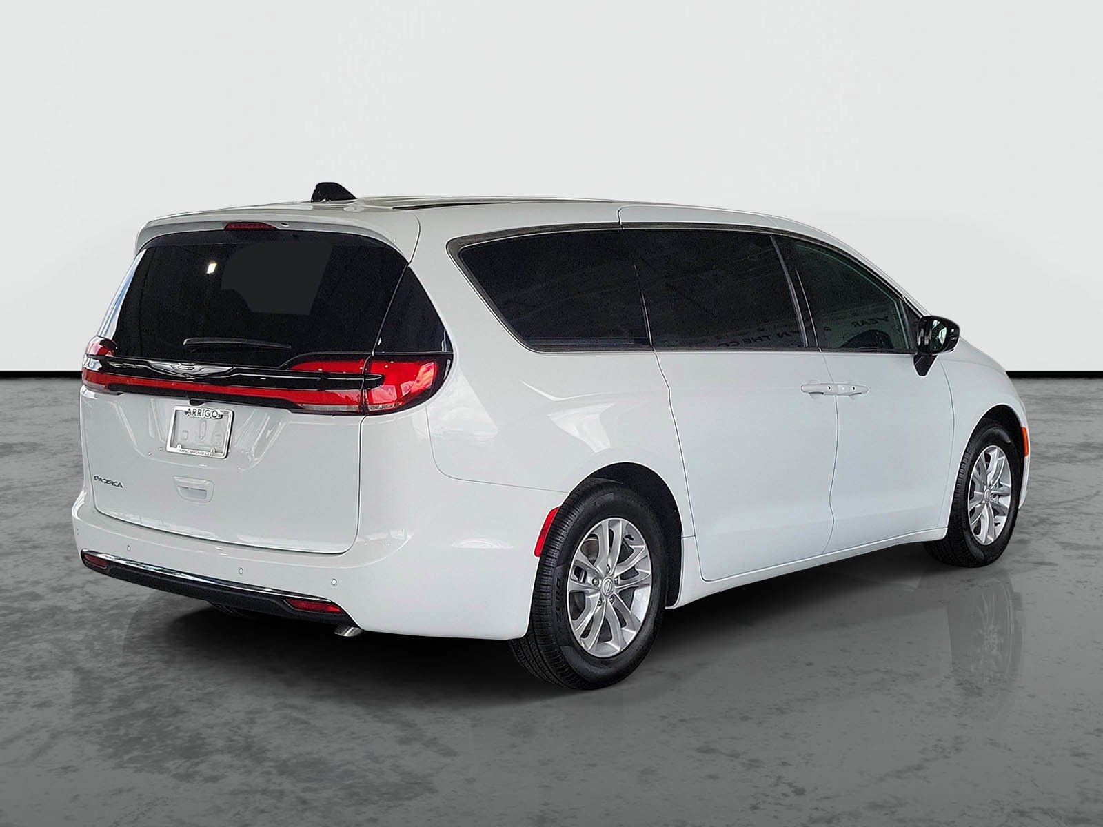 New 2026 Bright White Clear-Coat Exterior Paint Chrysler Select image 1