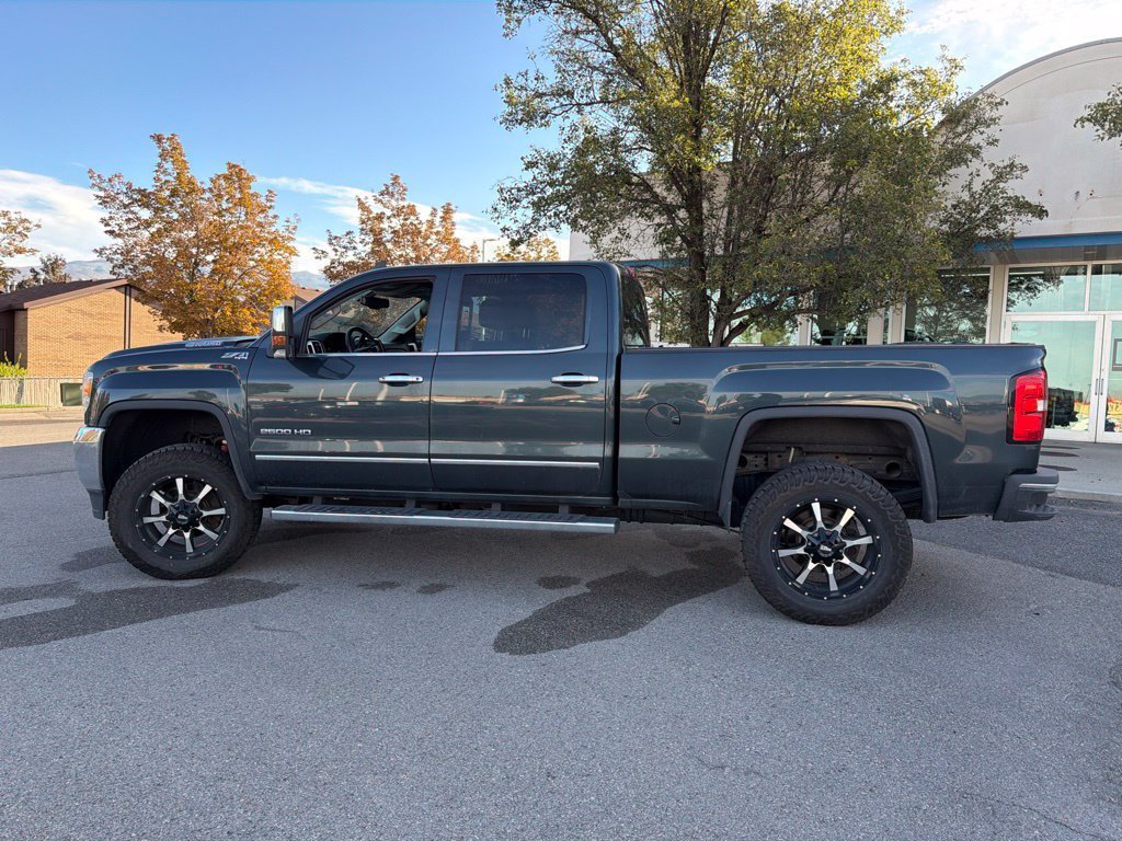Used 2017 Dark Slate Metallic GMC SLT image 16