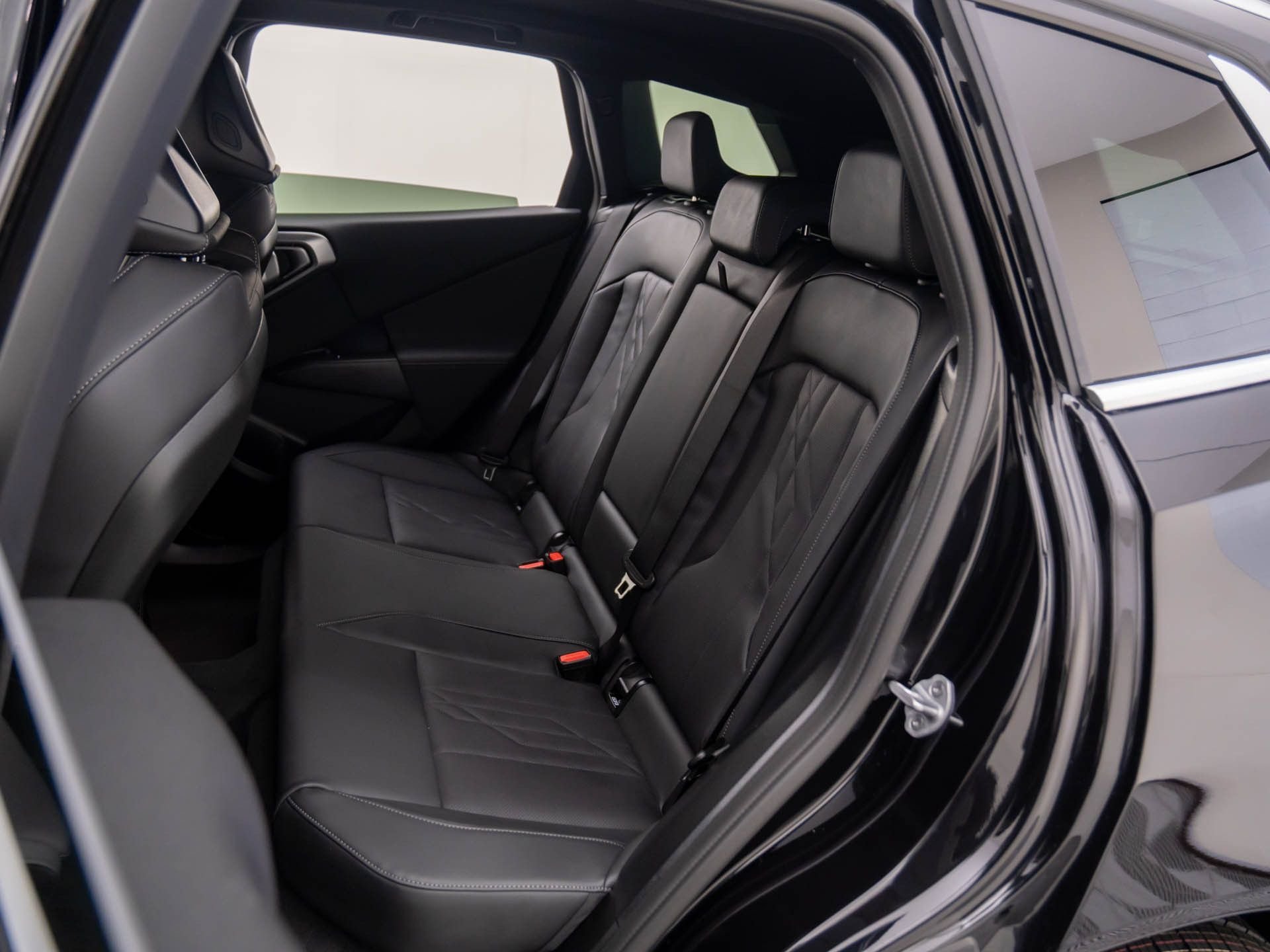 2026 BMW X3 30 - Photo 16