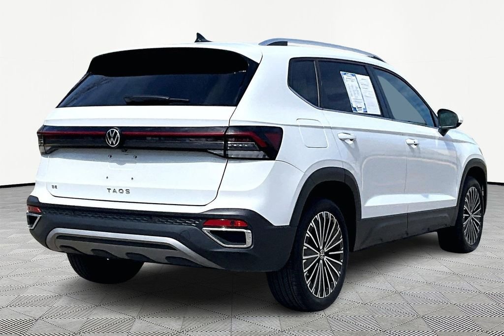 Used 2025 Volkswagen Taos SE with VIN 3VVSC7B23SM011065 for sale in Kansas City