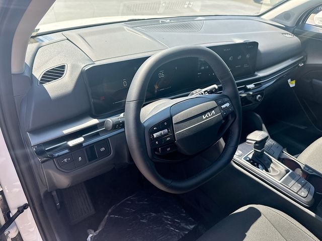 Used 2026 Snow White Pearl Kia LX image 9