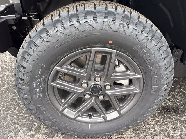 New 2027 White/off-white Jeep Sport S image 29