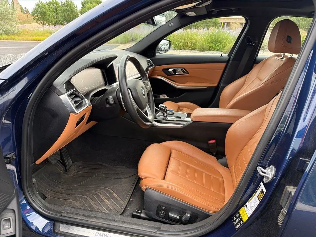 Used 2019 Mediterranean Blue Metallic BMW 330i xDrive image 10