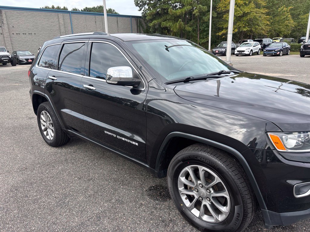 Used 2015 Black Jeep Limited image 23