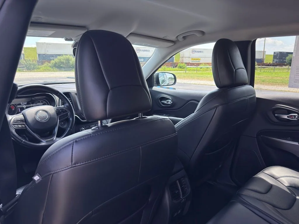 Used 2021 Green Jeep Latitude Lux image 29