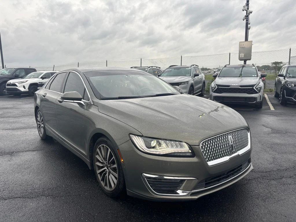 2017 Lincoln MKZ Premiere FWD's photo