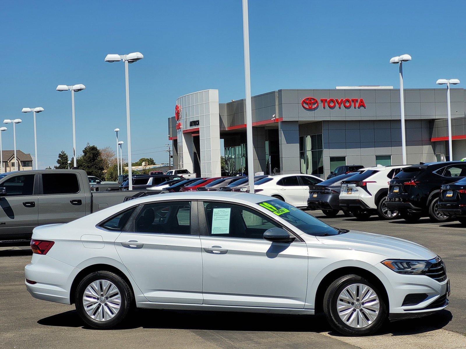 Used 2019 -SELECT- Volkswagen  image 3